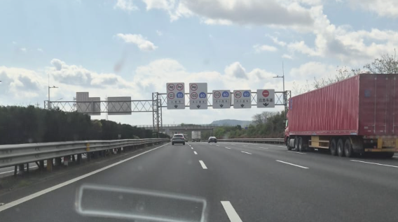 firma de papales para nuevos almacenes